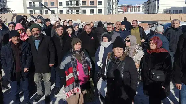 Deprem sonrası Malatya’da rezerv alanda ‘konut’ yetersizliği: ‘3 gün oturmamış adama mahalleden yer verdiler’