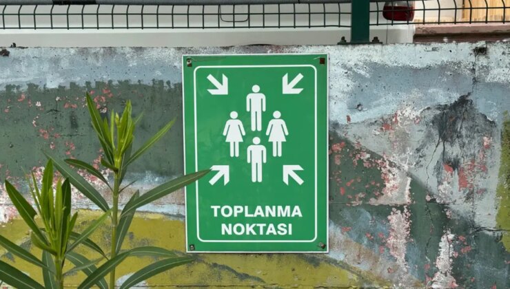 ‘Deprem toplanma alanının girişi kapatıldı’ iddiası