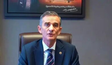 Dikbayır’dan Bakan Tekin’e: ‘Nutuk okuyan öğrencisine ‘İngiliz Kemal’i okuma’ diyen öğretmen hâlâ görevde mi?’