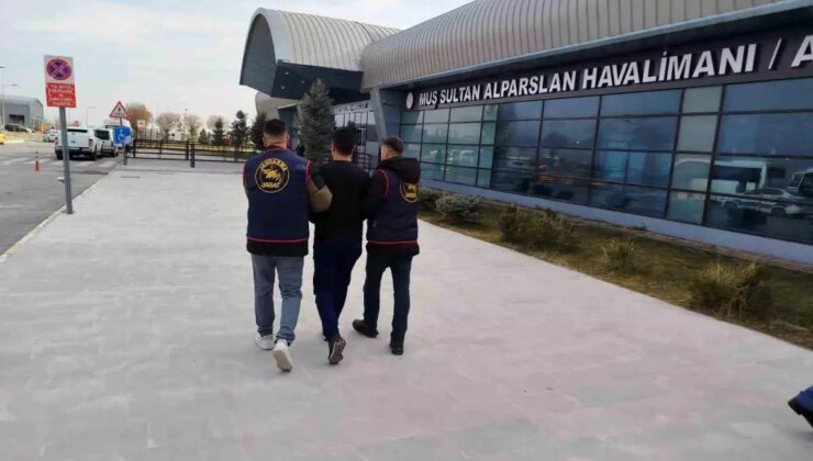 Dolandırıcılık hükümlüsü havalimanında yakalandı