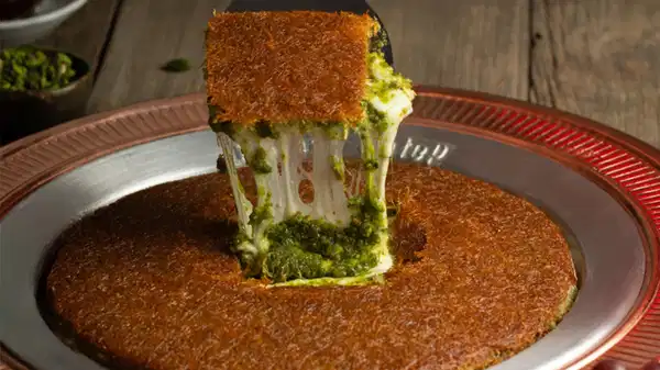 Dünyanın en iyi tatlısı seçildi: Sırrı peyniri!