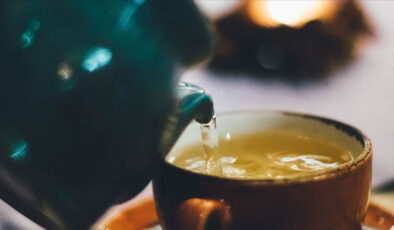 Düzenli çay tüketimi yaşlı kadınlarda kemik sağlığını destekliyor