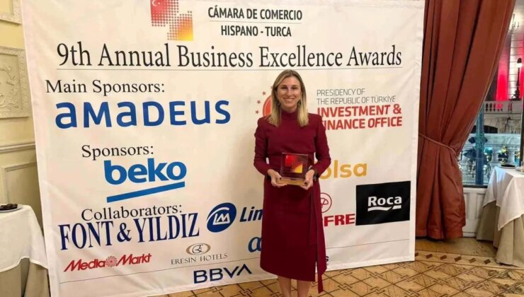 Ebru Özdemir’e İspanya’dan ‘Mesleki Liyakat Ödülü’