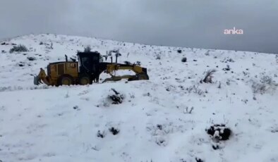 Elazığ’da yoğun kar: 103 köy yolu ulaşıma kapandı