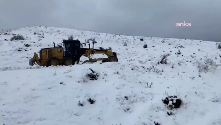Elazığ’da yoğun kar: 103 köy yolu ulaşıma kapandı