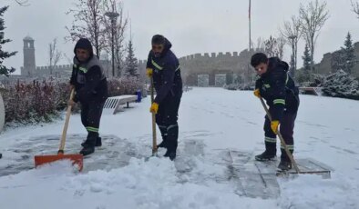 Erzurum ve Erzincan’a kar yağdı!