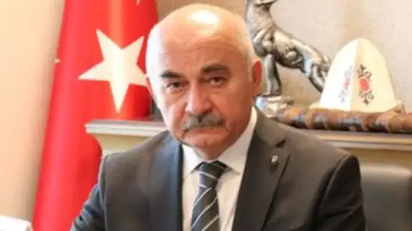 Eski MHP’li vekilden ‘Papa’ tepkisi! Osmanlı ve Atatürk dönemini hatırlattı