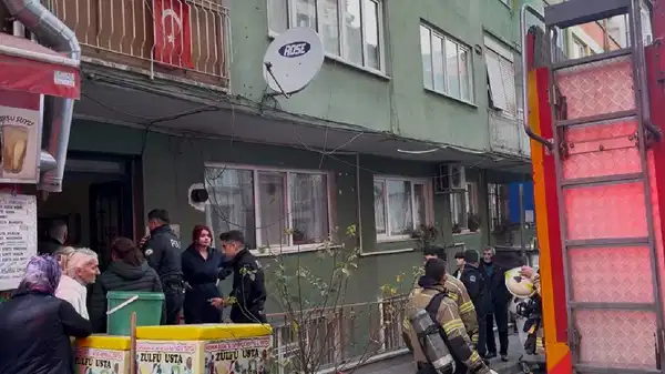 Evli olduğu kadına kızıp, evi yaktı; yangın kontrolden çıktı!