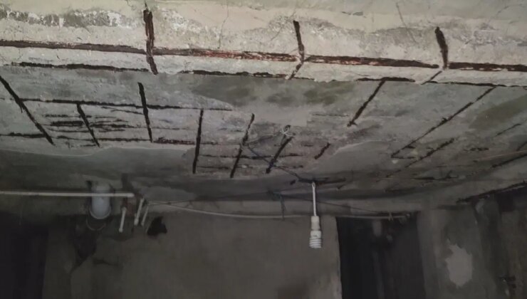 Fatih’te 4 katlı binanın zemininde çökme meydana geldi