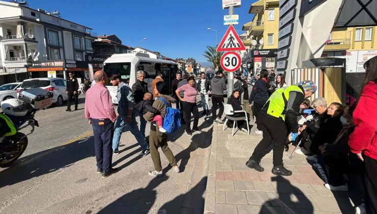 Fethiye’de midibüs ile minibüs çarpıştı: 13 yolcu yaralandı!