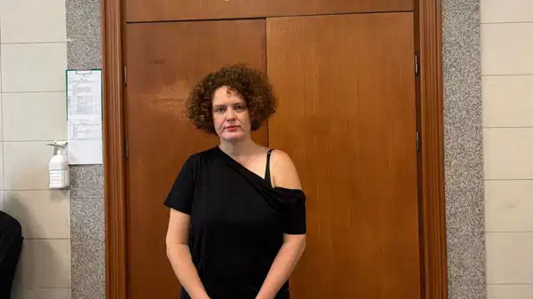 Gazeteci Elif Akgül, HDK davasında ikinci kez hakim karşısına çıktı: 10 yıla kadar hapsi istendi, yurtdışına çıkış yasağı kaldırılmadı