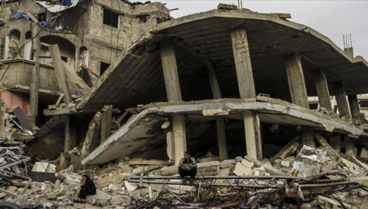 Gazze’de hasarlı yapılar çöktü: 3 ölü
