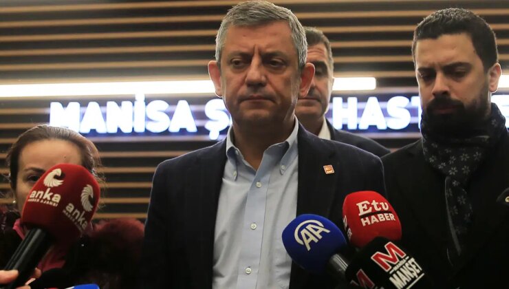 Gözyaşlarını tutamadı… Özgür Özel’den, Gülşah Durbay’ın ailesine ziyaret: ‘Kendi evladımı kaybetmiş gibiyim…’