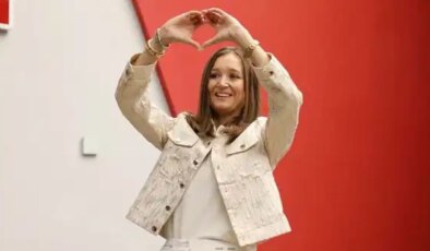 Gülşah Durbay’ın çocukluk fotoğrafı ortaya çıktı: ‘Çocuk yurdun temelidir’