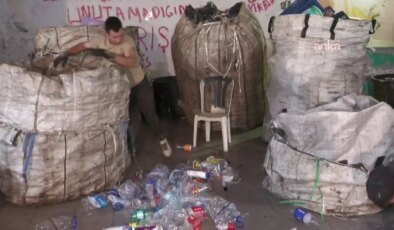 Günde 10 tona yakın çöp ellerinden geçiyor: Yaşadığımız yerler, insanların bir saat bile kalamayacağı yerler