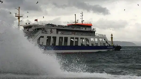 Güney Marmara’da bazı feribot seferleri iptal edildi