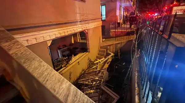 Güngören’de bir binanın bodrum katındaki patlamada 2 kişi yaralandı