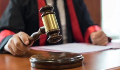 Hakim duruşmaya ‘Cuma namazı’ arası verdi: İzmir Barosu’ndan açıklama!