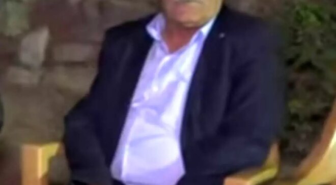 Hakkarili eski muhtar uçakta kalp krizi geçirdi