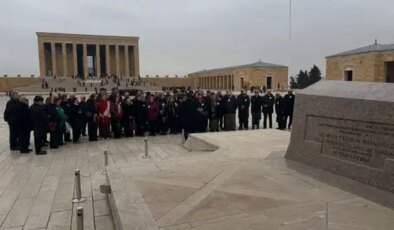 Harbiye 74 Kültür ve Dayanışma Derneği, Milli Şef İnönü’yü andı: İnönü’nün naaşını taşıyan Onur Kıtası, Milli Şef’in huzuruna geldi