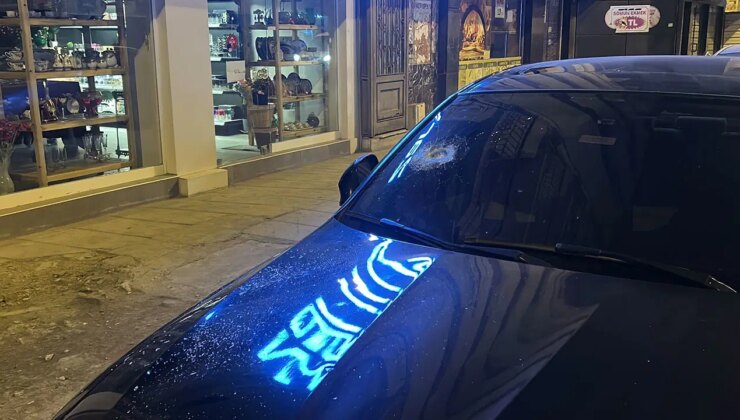 Hatay’da gece vakti saldırı: Araç ve işyerlerinin camlarını kırdılar!