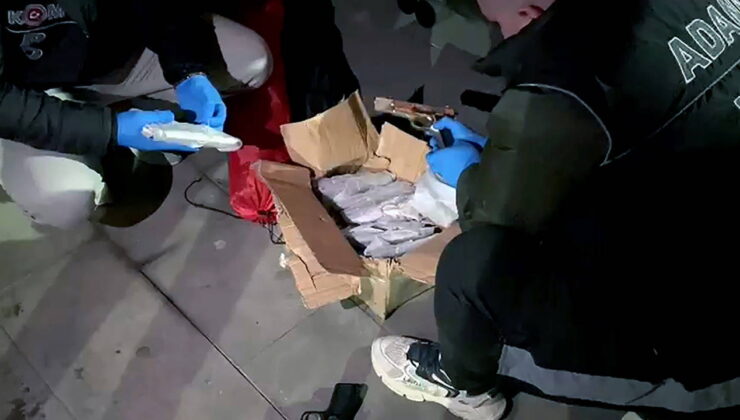 Hepsi bagajdan çıktı! Suç örgütlerine satılacak 53 ruhsatsız tabancaya el konuldu