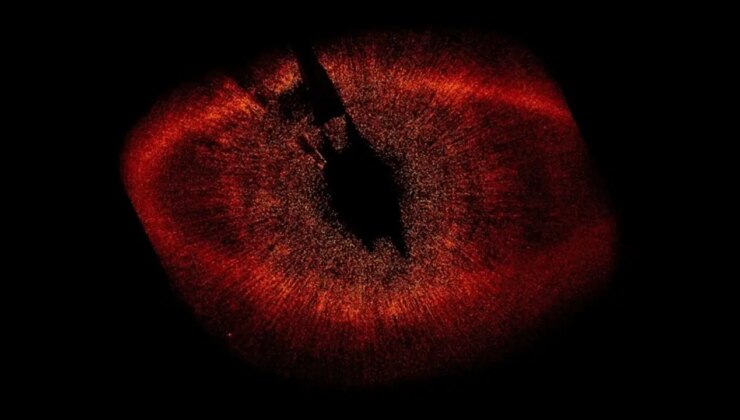 Hubble, iki kozmik çarpışmadan kalan tozlu kalıntıları tespit etti