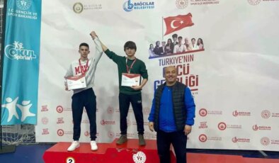 İhlas Koleji Güreş Takımı, İstanbul Şampiyonası’nda çifte başarıya imza attı