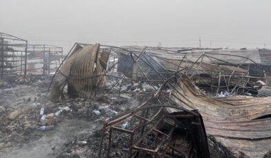 Irak’ta mülteci kampında yangın: 30’dan fazla dükkan kül oldu
