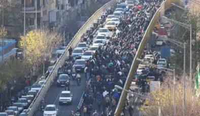 İran’da ekonomik kriz: Kur şoku sonrası halk sokağa indi