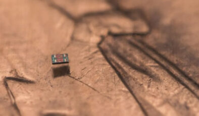 Işıkla çalışan dünyanın en küçük robotu geliştirildi