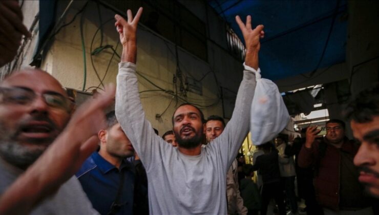 İsrail, Gazze’de 10 Filistinli esiri serbest bıraktı