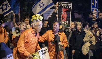 İsrail’de Netanyahu’nun af talebi protesto edildi: Muz cumhuriyeti