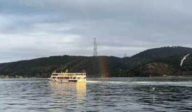 İstanbul Boğazı’nda gökkuşağı şöleni