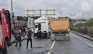 İstanbul Sancaktepe’de feci kaza: Hafriyat kamyonuna çarpan sürücü can verdi