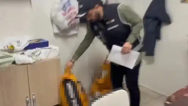 İstanbul ve Antalya’da 16 ton kaçak içki ele geçirildi: 5 gözaltı