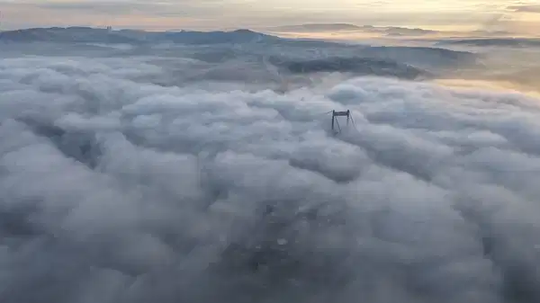 İstanbul’da etkili olan sis havadan görüntülendi