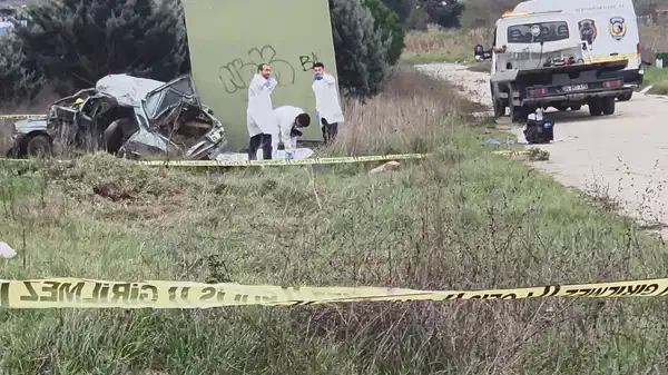 İstanbul’da gece yapılan kaza ertesi sabah farkedildi: 2 kişi hayatını kaybetti!