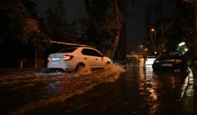İstanbul’da sağanak hayatı olumsuz etkiledi