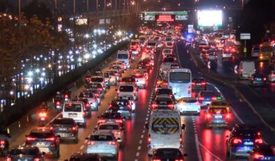İstanbul’da trafik yoğunluğu: Yüzde 90’a ulaştı