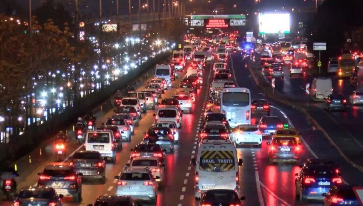 İstanbul’da trafik yoğunluğu: Yüzde 90’a ulaştı