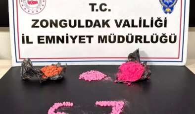 İstanbul’dan Ereğli’ye 3 bin adet extacy uyuşturucu getiren sevgililer yakalandı