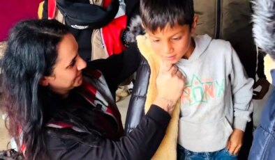 İstanbullu gönüllülerden Şanlıurfa’daki çocuklara hediye bot ve mont