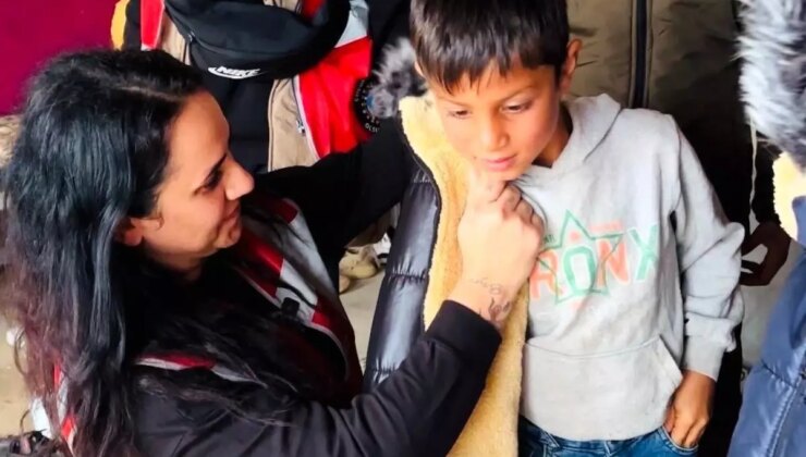 İstanbullu gönüllülerden Şanlıurfa’daki çocuklara hediye bot ve mont