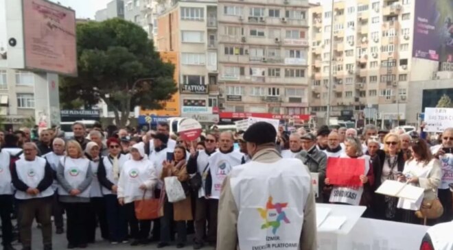 İzmir’de emeklilerden ‘bütçe’ protestosu