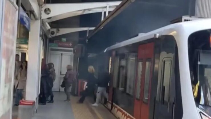 İzmir’de metro vagonu raydan çıktı