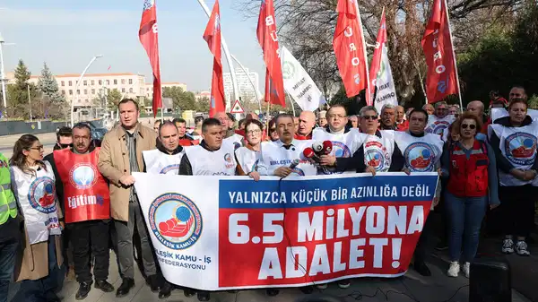 Kamudaki maaş adaletsizliğine tepki sürüyor: Adında ‘adalet’ olan parti adaleti sağlayamıyor