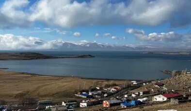 Kars’ta sıcaklıklar mevsim normali üzerinde: Çıldır Gölü de donmadı!