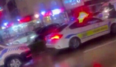 Kaza yerine gelen polis, yerde yatan oğlunu görünce şoka girdi