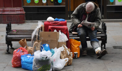 Kış şartları korkutuyor! İngiltere’de 382 binden fazla kişi evsiz